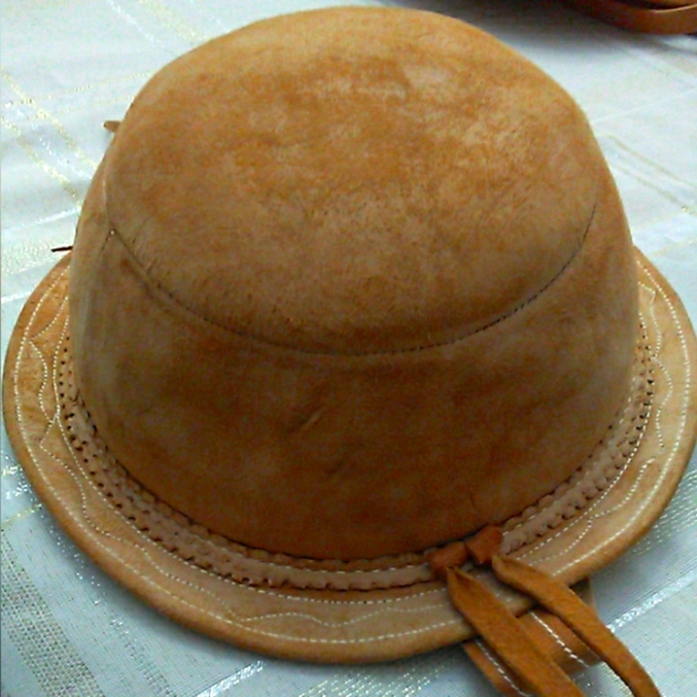 ANTIQUE/ VINTAGE LEATHER BOWLER HAT HANDMADE W/ STRAP ADJ. DECORATIVE BRIM - Picture 9 of 15
